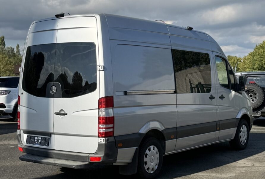 Lichtrijke Mercedes Sprinter Camper Van AUTOMAAT Victron equipment