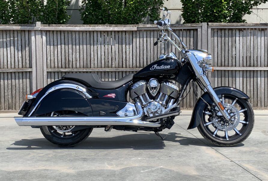 INDIAN CHIEF Classic Full Custom slechts ** 3000 km ** first owner Belgium Bike