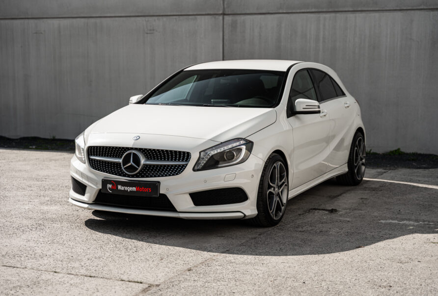 Mercedes-Benz A 180 AMG-Line / Manueel - Navi - Zetelverwarming