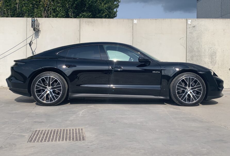 Porsche taycan 350 W 934 k Wh 476 PK sport electric28