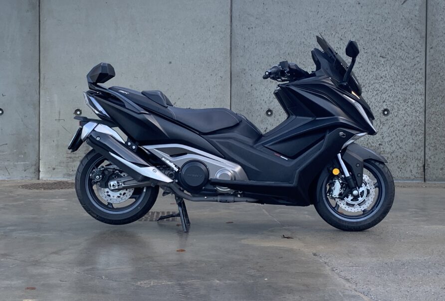Waregemmotors waregem motors KYMCO 550 AK21