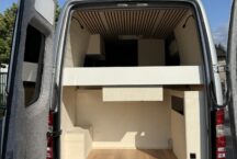 Lichtrijke Mercedes Sprinter Camper Van AUTOMAAT Victron equipment - foto 5