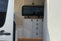 Lichtrijke Mercedes Sprinter Camper Van AUTOMAAT Victron equipment - foto 6