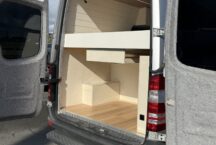Lichtrijke Mercedes Sprinter Camper Van AUTOMAAT Victron equipment - foto 7