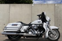 WAREGEM MOTORS Harley davidson ultra classic white whals Tom Tom Screaming eagle Vance Hines Touring 103 13
