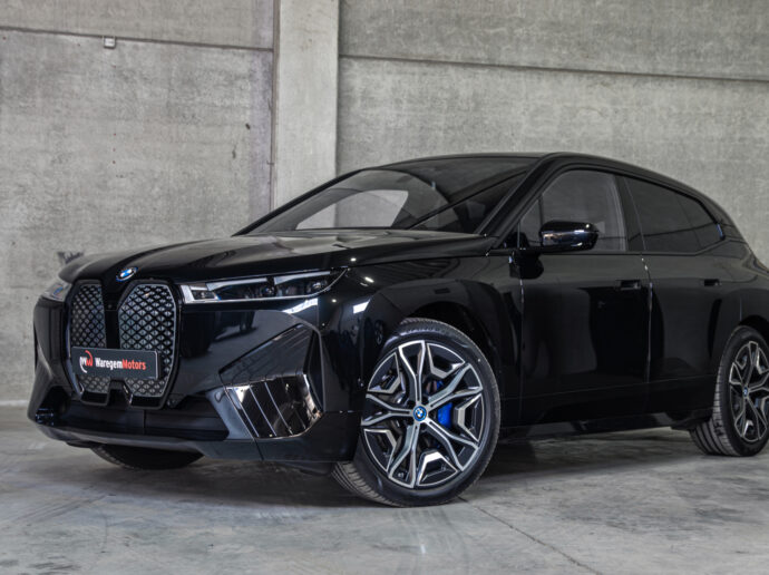 BMW Ix Drive40 - M Sport -Laser-Pano-22" wheels Full Electric