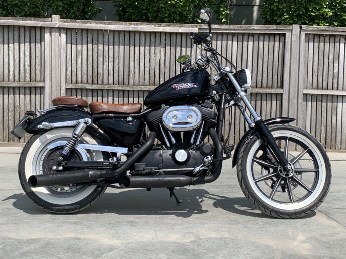 HARLEY DAVIDSON SPORTSTER 883 CUSTOM