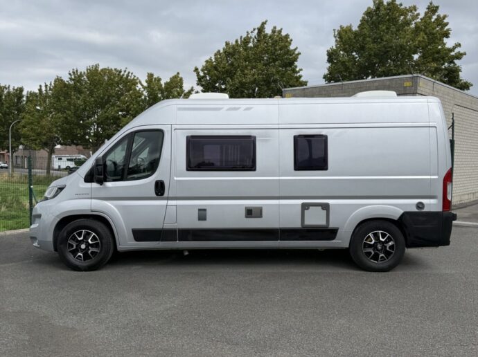 Benimar Benivan 119 Automaat 4 slaapplaatsen inclusief voortent