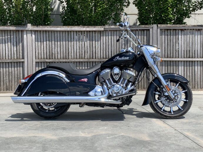 INDIAN CHIEF Classic Full Custom slechts ** 3000 km ** first owner Belgium Bike