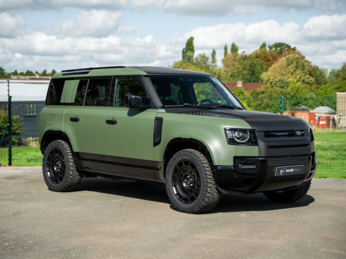 Defender D250 X-Dynamic Matt Military Green Matt Hood + roof
