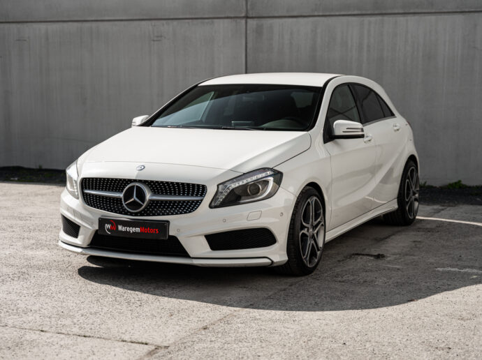 Mercedes-Benz A 180 AMG-Line / Manueel - Navi - Zetelverwarming