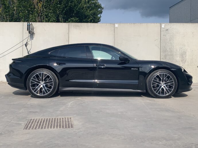 Porsche Taycan 350W 476 pk 93,4 kWh