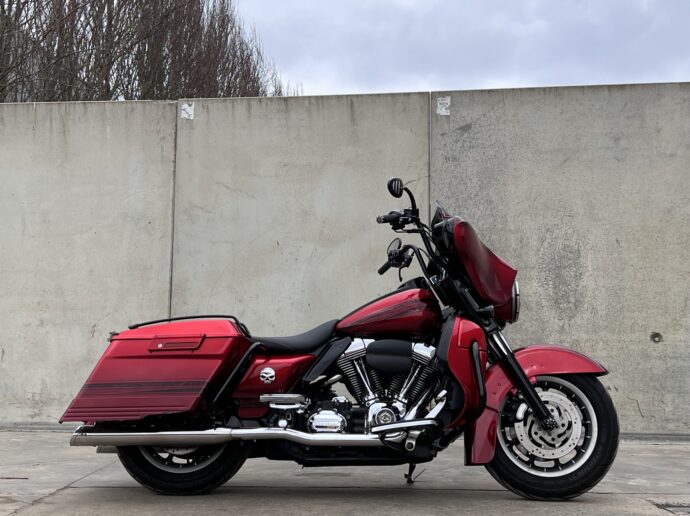 Street Glide Custom Velvet Red