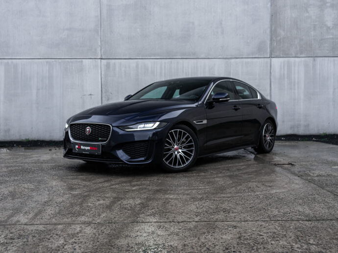 jaguar XE R-dynamic | 18" wielen | portofino blue | full leather | LED light