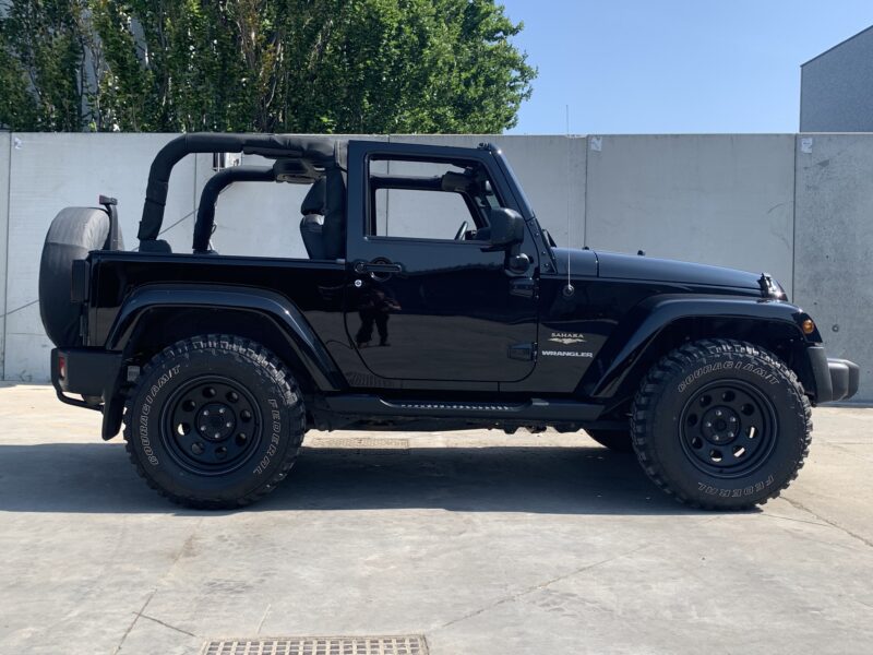 10 JEEP WRANGLER SAHARA LICHTECRACHT AUTOMAAT SOFTTOP HARDTOP LEATHER BIGWHEELS 28 CRD