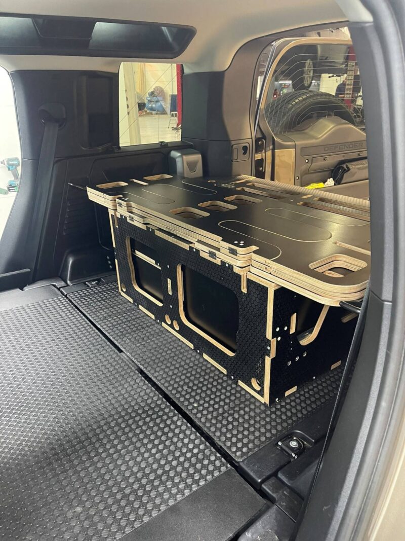 Ombouw lichte vracht Defender 02