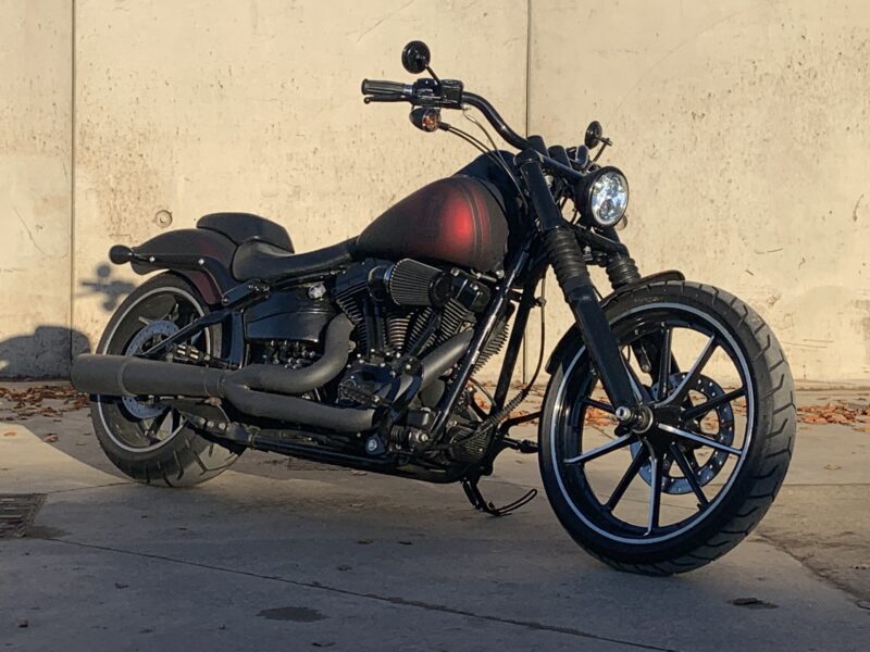Deerlijkmotors deerlijk motors Breakout Harley davidson CVO18